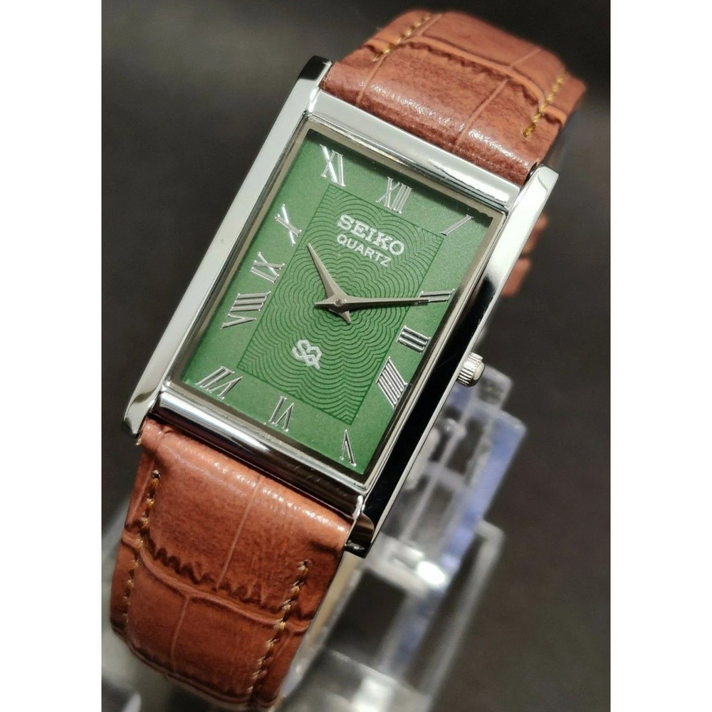 Vintage Style Seiko Quartz Mens Silver Watch & Green accents W/ Leather Strap